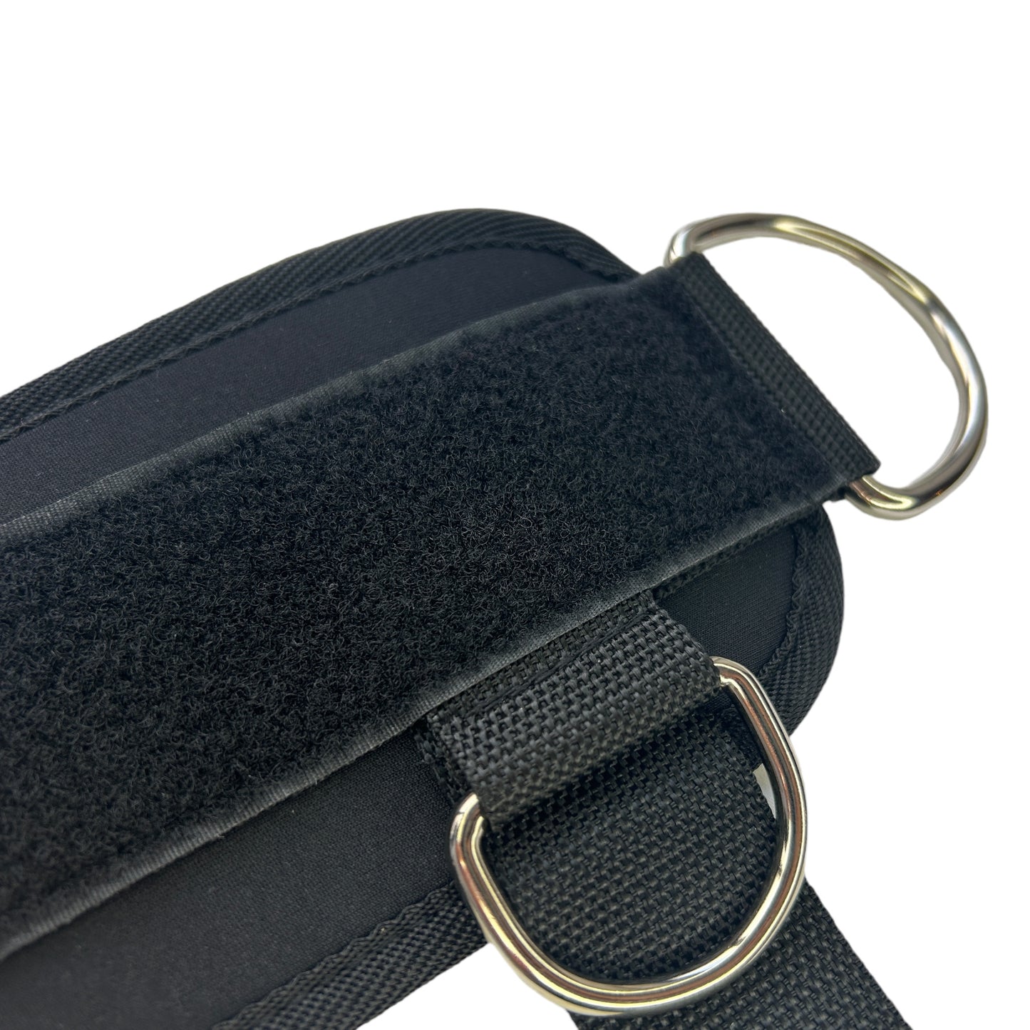 Close-up van de LIFTIN ankle straps 2.0 - stevige voetband en metalen ringen voor optimale grip - close-up 2