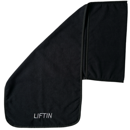 LIFTIN sporthanddoek - zwarte sport handdoek van microvezel met slim ophangontwerp - vooraanzicht